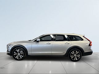 Volvo V90 Cross Country B4 AWD Geartronic Core MOMS/Kamera/Carplay/GPS/S&V-Däck – bild 4