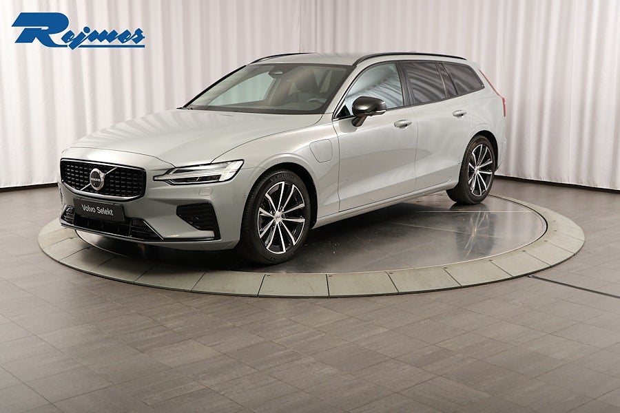 Volvo V60 T6 Plus Dark Nordic Edition/H&K/360kam/Skinn