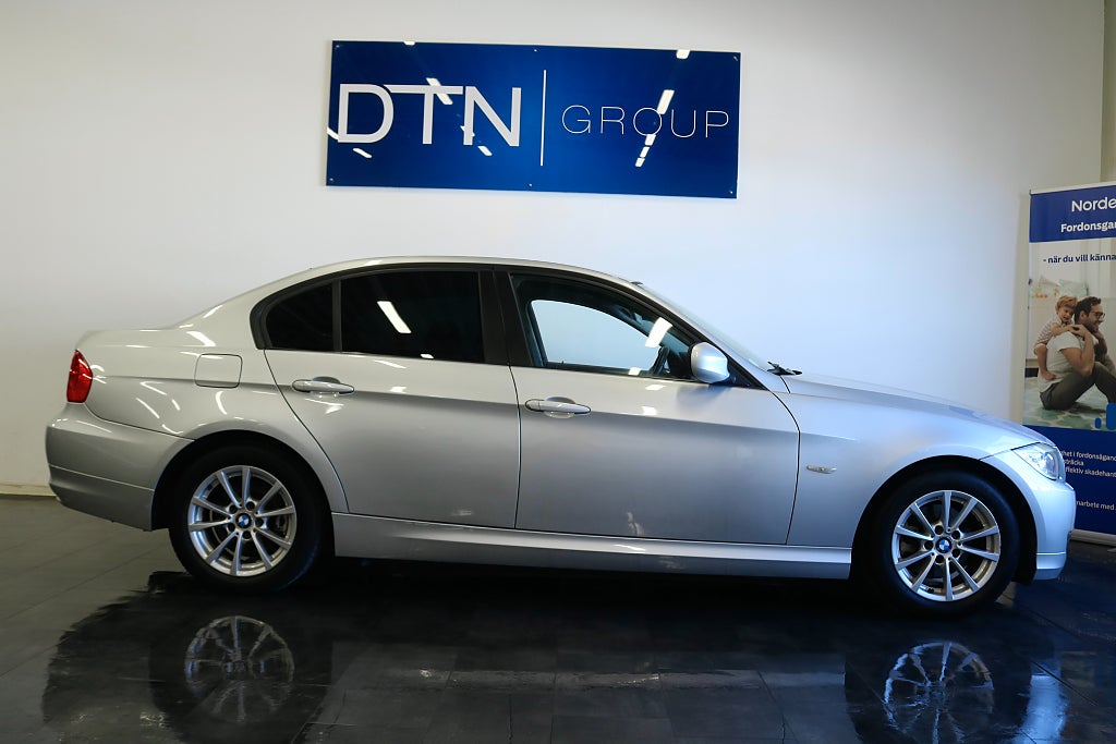 BMW 318 i/Sedan/Comfort/Låga Mil/Fullservad/Välvårdad/SV