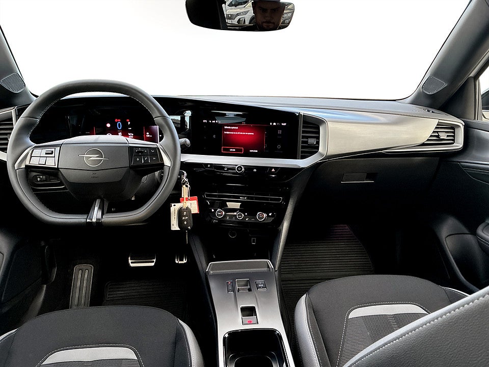 Bild på Opel Mokka GS Hybrid 1.2 Turbo 145hk Aut B-KAMERA CARPLAY