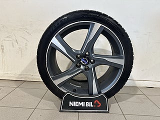 Volvo V60 Recharge T6 AWD R-Design Drag Pvärm Skinn Kamera SoV – bild 17