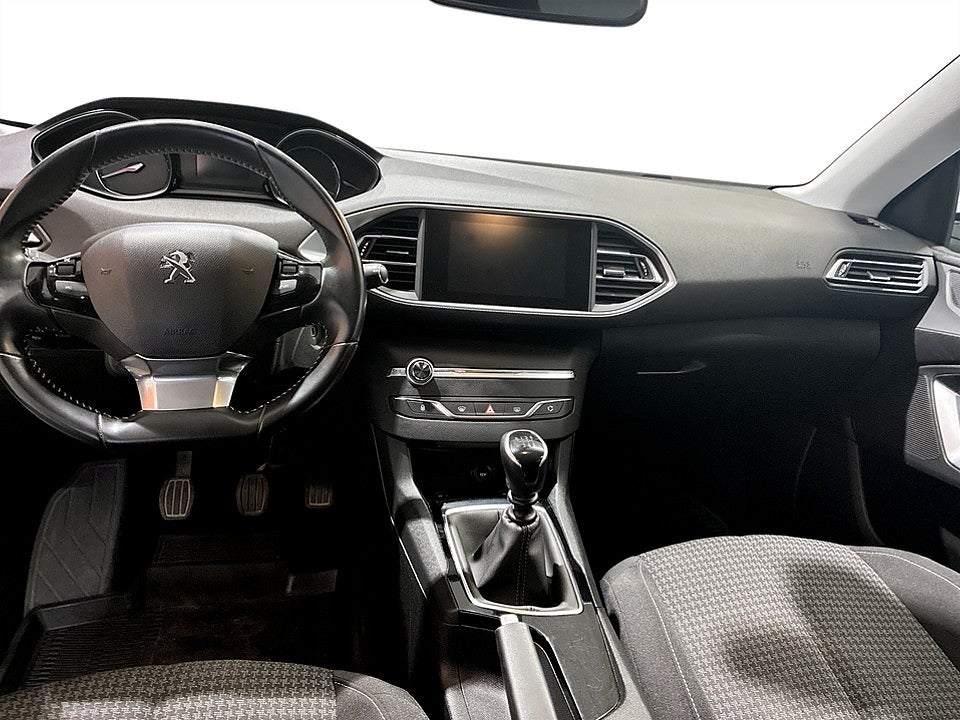 Bild på Peugeot 308 5D Active 1.2 PT 130hk P-SENSORER BAK