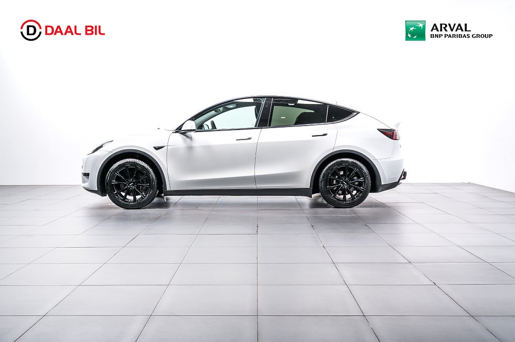 Tesla Model Y LONG RANGE RWD 347HK PANORAMA VÄRMARE B-KAMERA DRAG