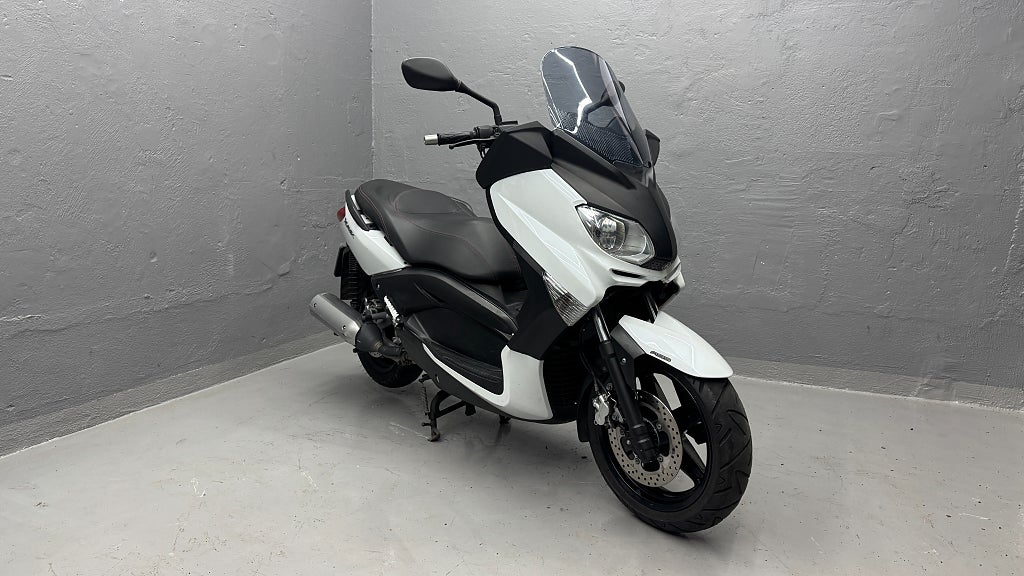 Yamaha X-MAX 250 Vind & regnskydd ingår
