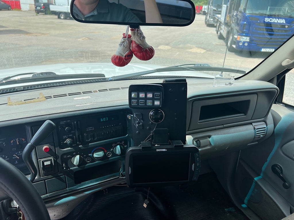 GMC SIERRA C3500 HD Garagebärgare