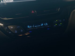 SUV Toyota C-HR 18 av 24