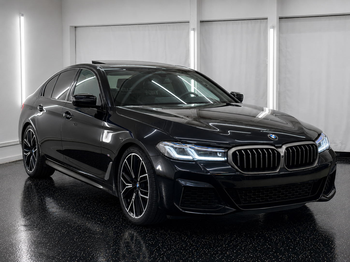 BMW M550i 2021, bild 3/61