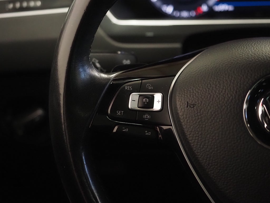 Volkswagen Tiguan TDI 190hk GT 4M R-Line |Drag|D-värm|Pano|Cockpit| 2019