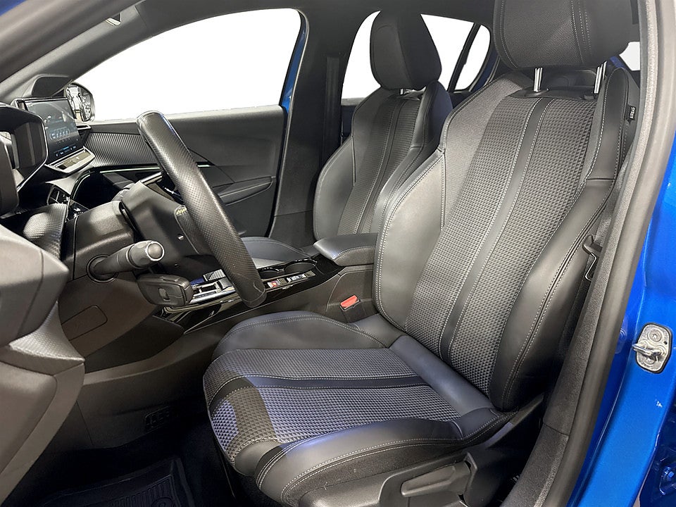 Bild på Peugeot E-208 GT 50kWh 136hk Aut NAV B-KAMERA CARPLAY