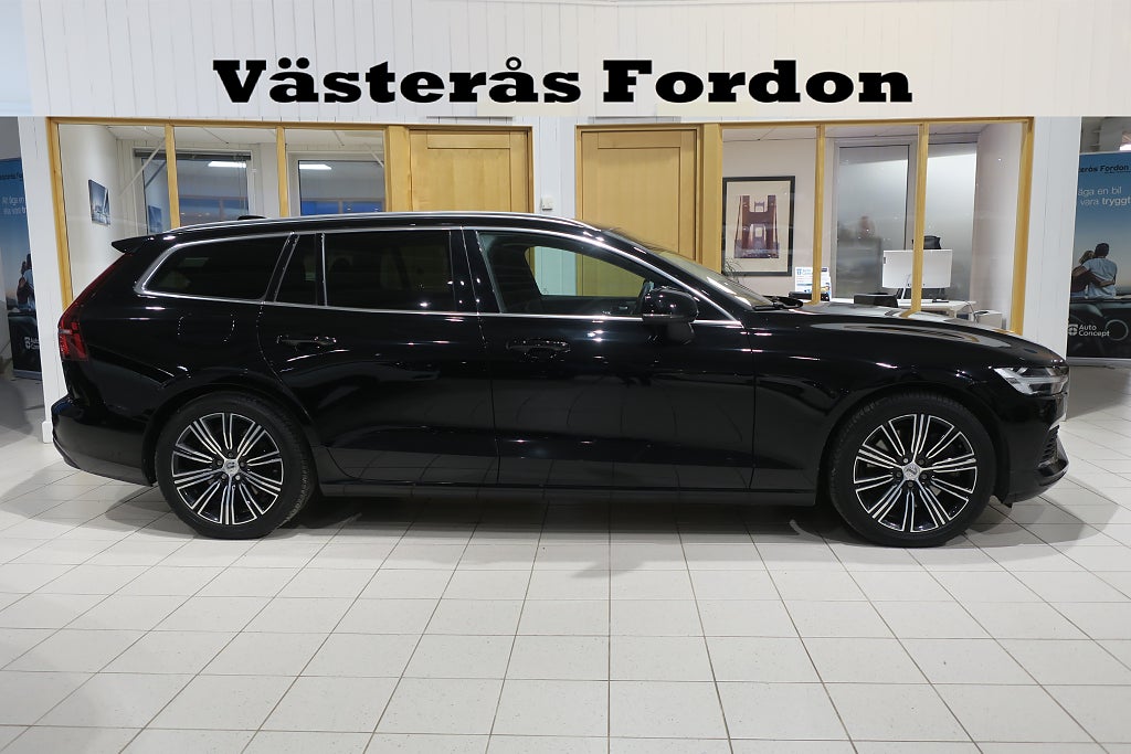 Volvo V60 Recharge T6 AWD Core Bright Moms Drag Värmare Google
