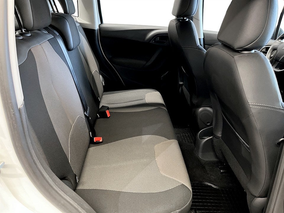 Bild på Citroën C3 1.2 82hk - LÅG SKATT, NYSERVAD