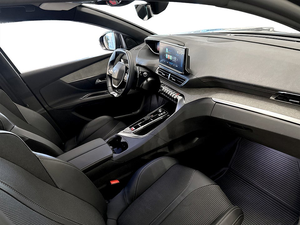 Bild på Peugeot 5008 GT Black Pack 1.2 PT 130hk Aut 7-SITS B-KAMERA