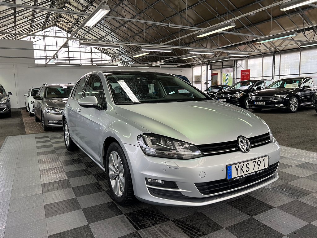 Volkswagen Golf 5-dörrar 1.6 TDI BMT  "Panorama " Värmare " Drag " Vinterdäck"