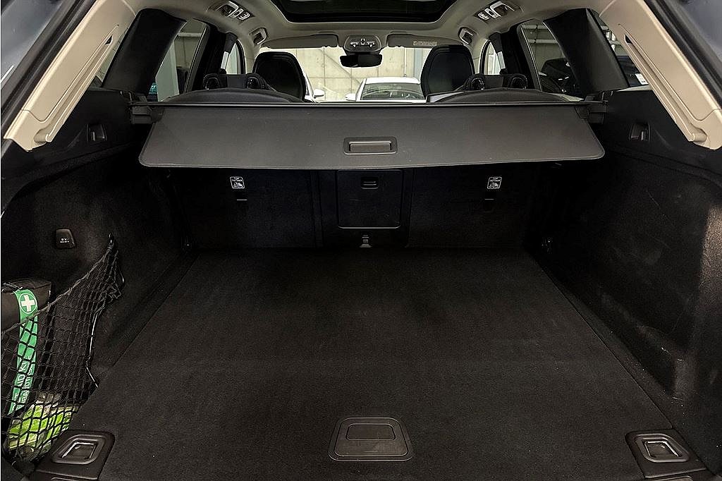 Volvo XC60 B4 AWD Inscription, Drag, Pano, Navi, VOC
