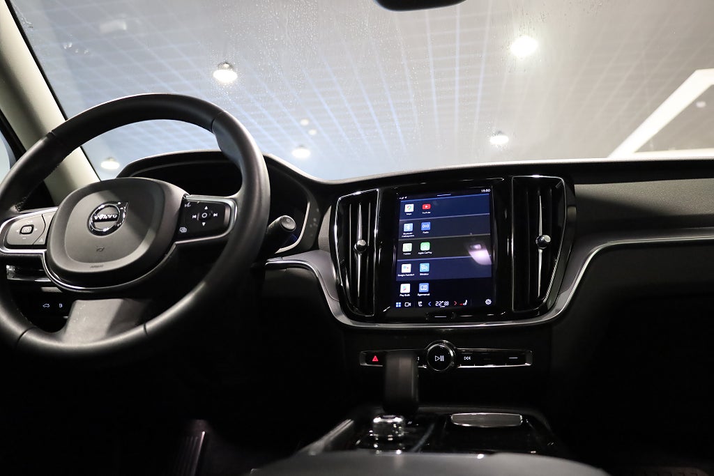 Volvo V60 Recharge T6 350hk AWD Core Edition Aut Drag Leasbar