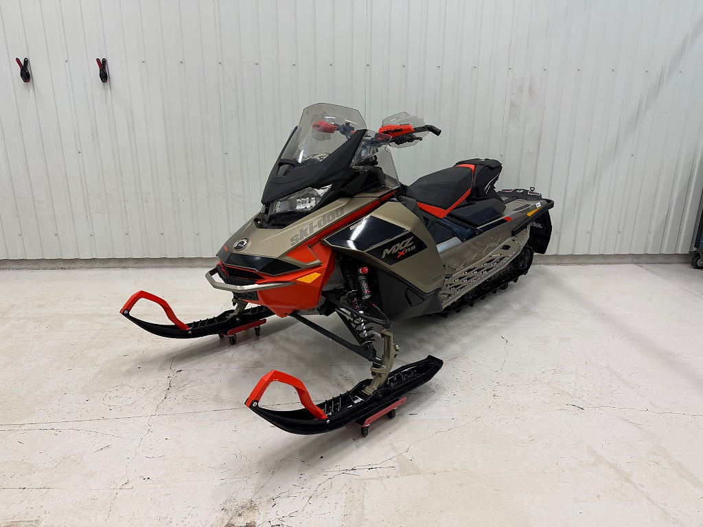 Ski-Doo MXZ XRS 850 E-tec 44mm matta/Drag/Ruta/Elstart