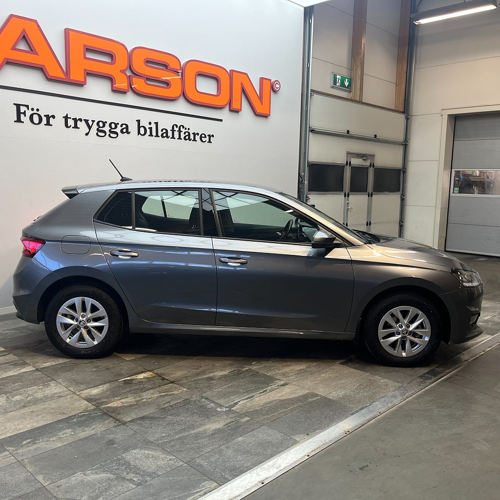 Skoda Fabia 1.0 MPI 80HK Carplay Backkamera Värmare