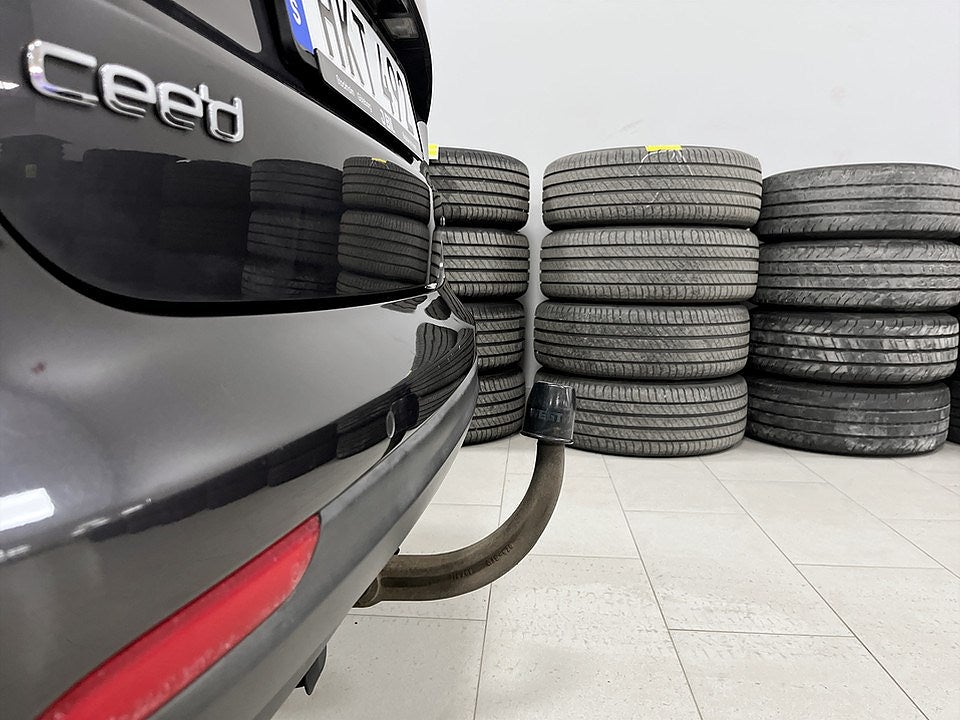 Bild på Kia Ceed SW Comfort 1.6 CRDi 128hk Aut - DRAG, PANO