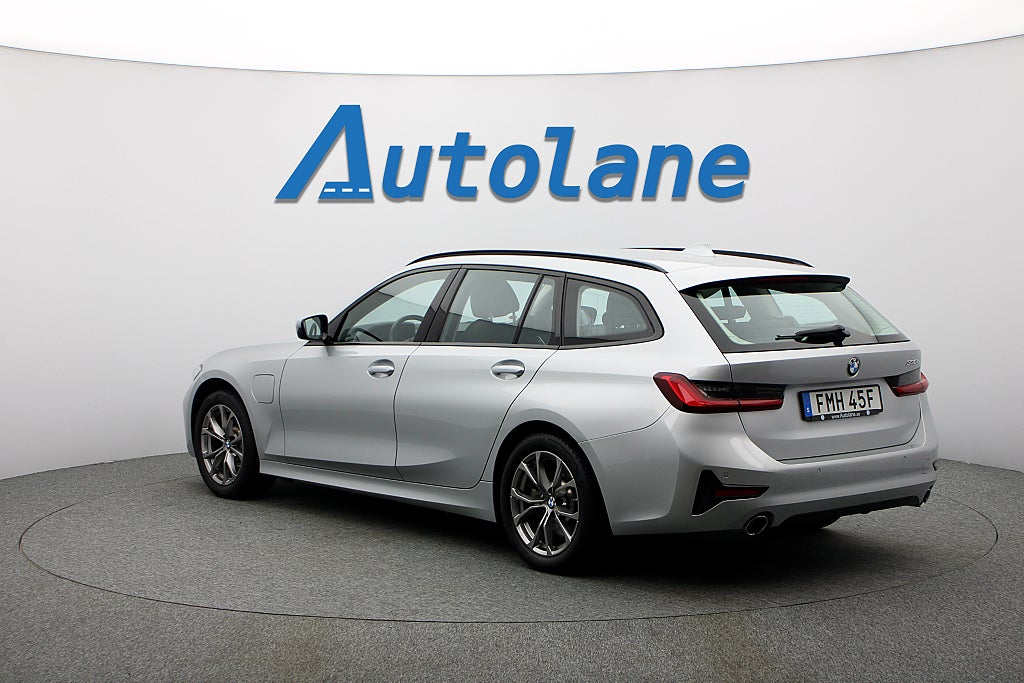 BMW 330e Touring 292hk  Phev Sommarkampanj 4,99% Laddhybrid