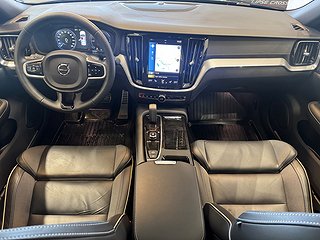 Volvo S60 PLUG-IN T8 AWD R-Design/M-värm/Panorama/Navi/H&K