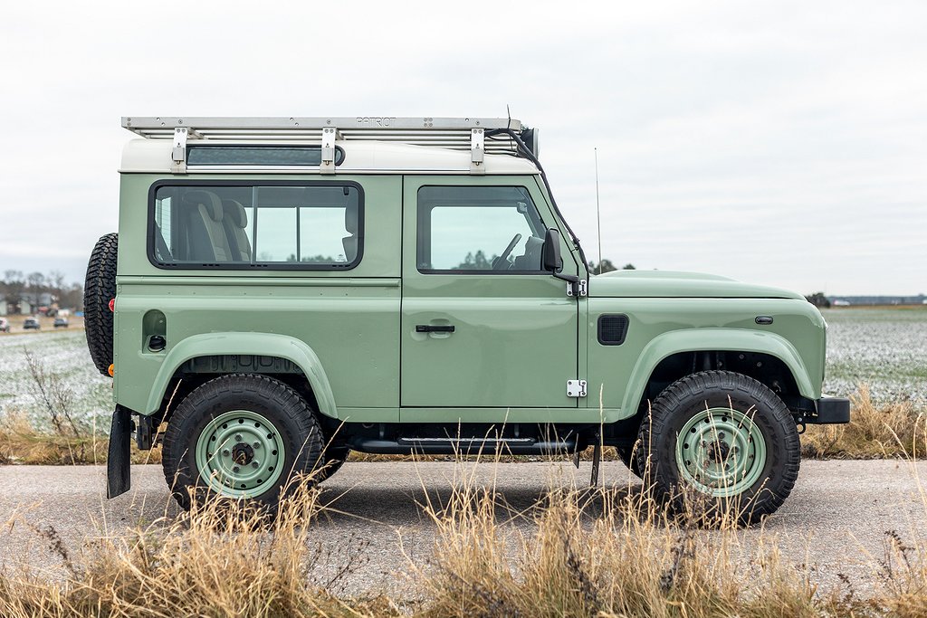 Land Rover Defender 90 Hue Heritage edition