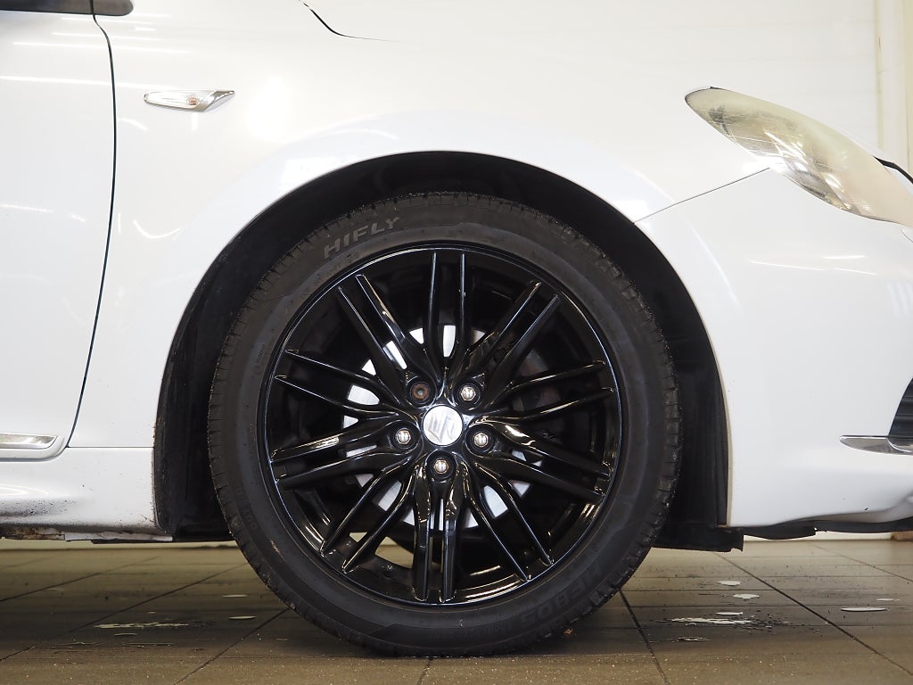 Suzuki Kizashi 2.4 VVT 4WD CVT 178hk | Taklucka | Skinn | 2011