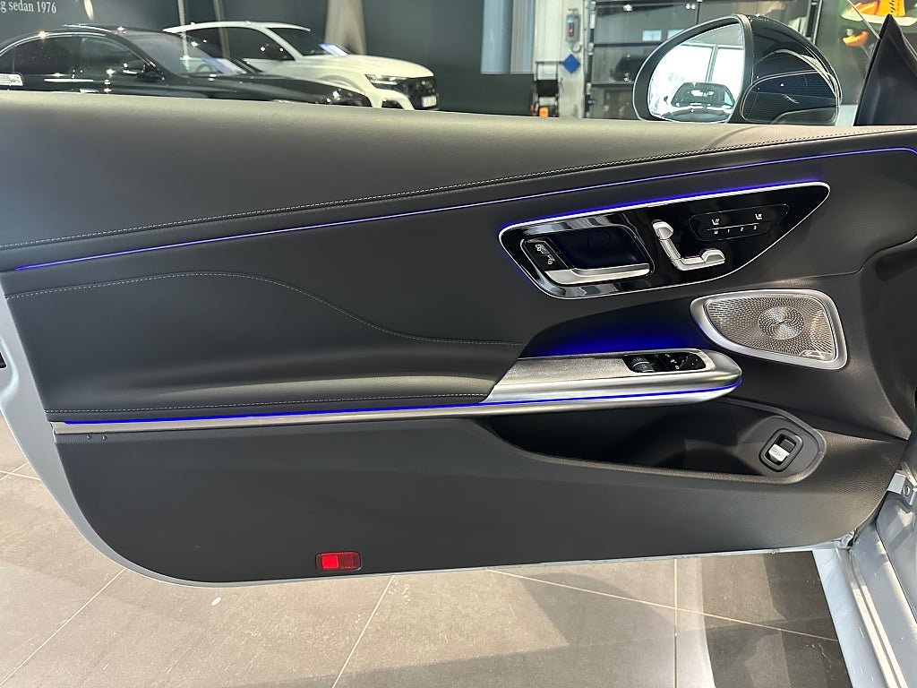 Mercedes-Benz CLE 300 4MATIC Coupé AMG Premium Värmare Glastak Drag - bild 10