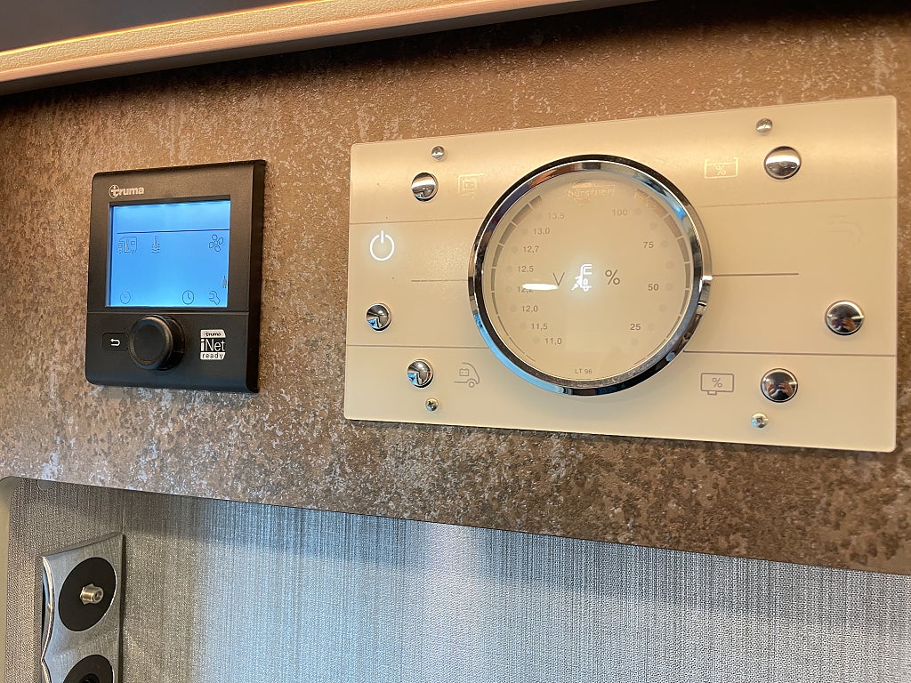 Bürstner Lyseo 744 TD Harmony Line /Soffa bak/Taksäng x2/AC bodel/Solcell - Bürstner