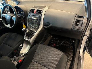 Toyota Auris 5-dörrar 1.4 90hk MoK/SoV/Kamkedja/Låg skatt