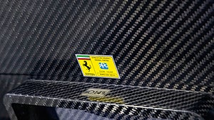 Det här exemplaret av  Ferrari Enzo är det enda i färgen Bianco Avus. Foto: RM Sotheby's