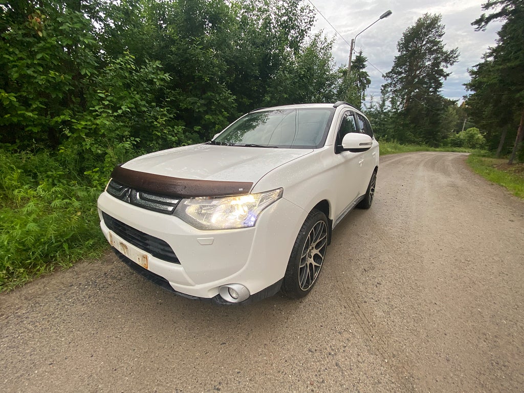 Mitsubishi Outlander 2,2 Di-D 4WD Business *MOV/Drag/7-Sits/20"LM-Fälgar*