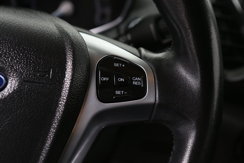 Ford Ecosport 1,5 Ti-VCT 112hk Titanium Plus Aut | Komfortpaket |