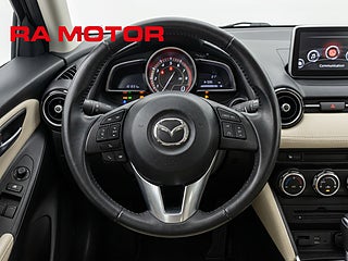 Halvkombi Mazda 2 9 av 24