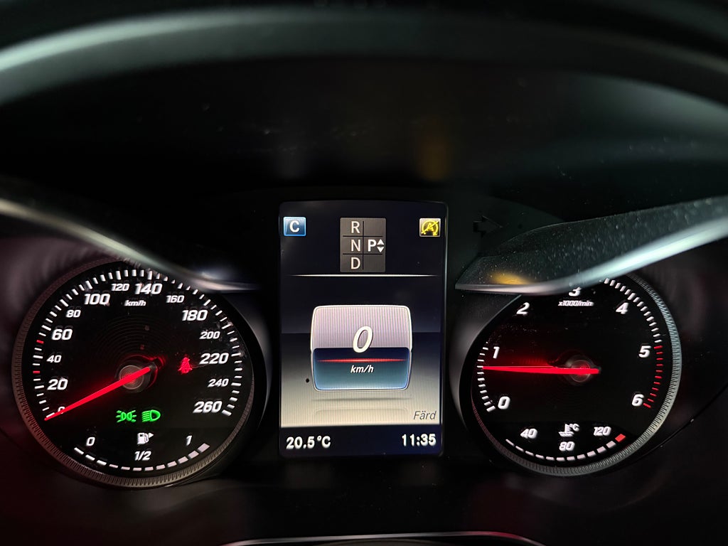 Mercedes-Benz GLC 220 d 4MATIC AMG Värmare Glastak Burmester - bild 19