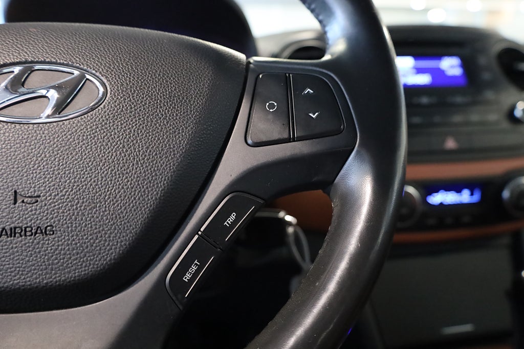 Hyundai i10 1.2 Premium AUT PDC AC Blåtand Rattvärme