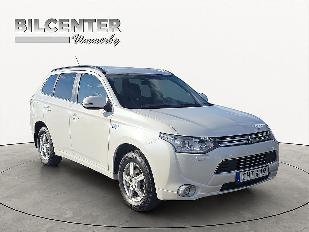 Mitsubishi Outlander PHEV CVT 203hk Drag B-kamera