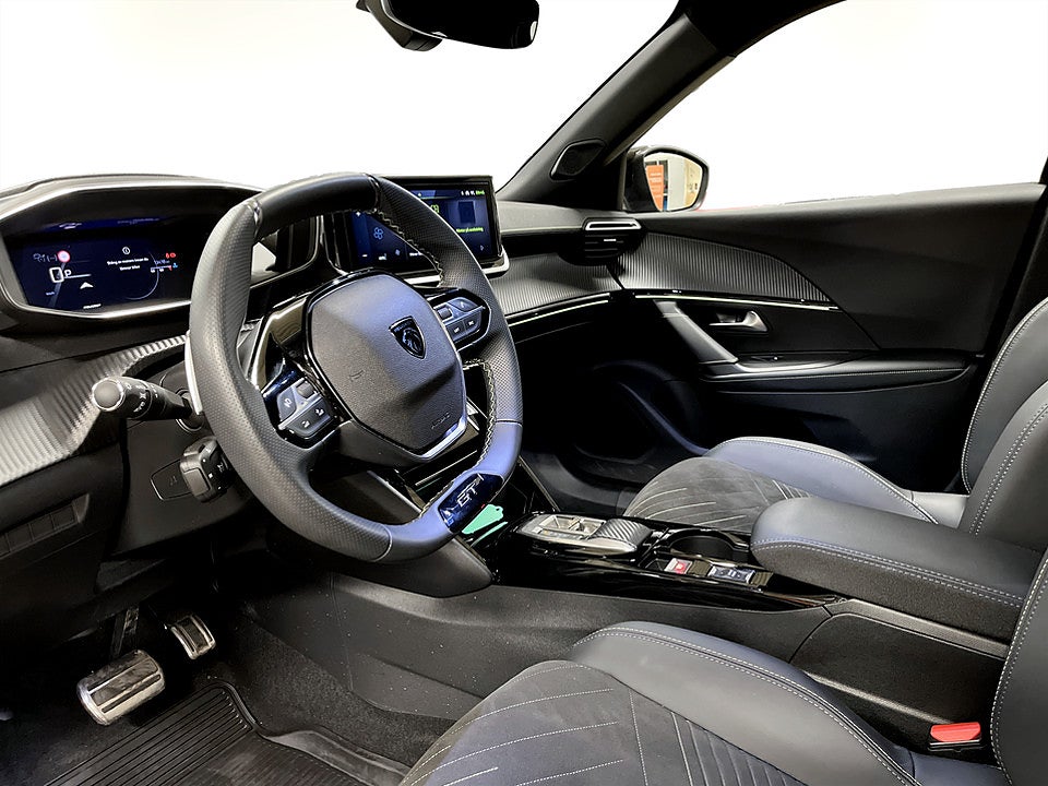 Bild på Peugeot 2008 GT 1.2 PT 130hk Aut B-KAMERA CARPLAY