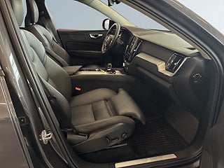 Volvo XC60 Recharge T6 AWD Geartronic PlusDark Edition 360Kam/Drag – bild 10