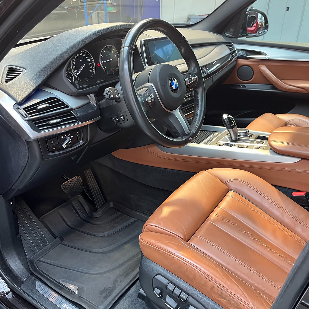 BMW X5 xDrive40e Pano H/K Värmare Backkamera Drag M-ratt