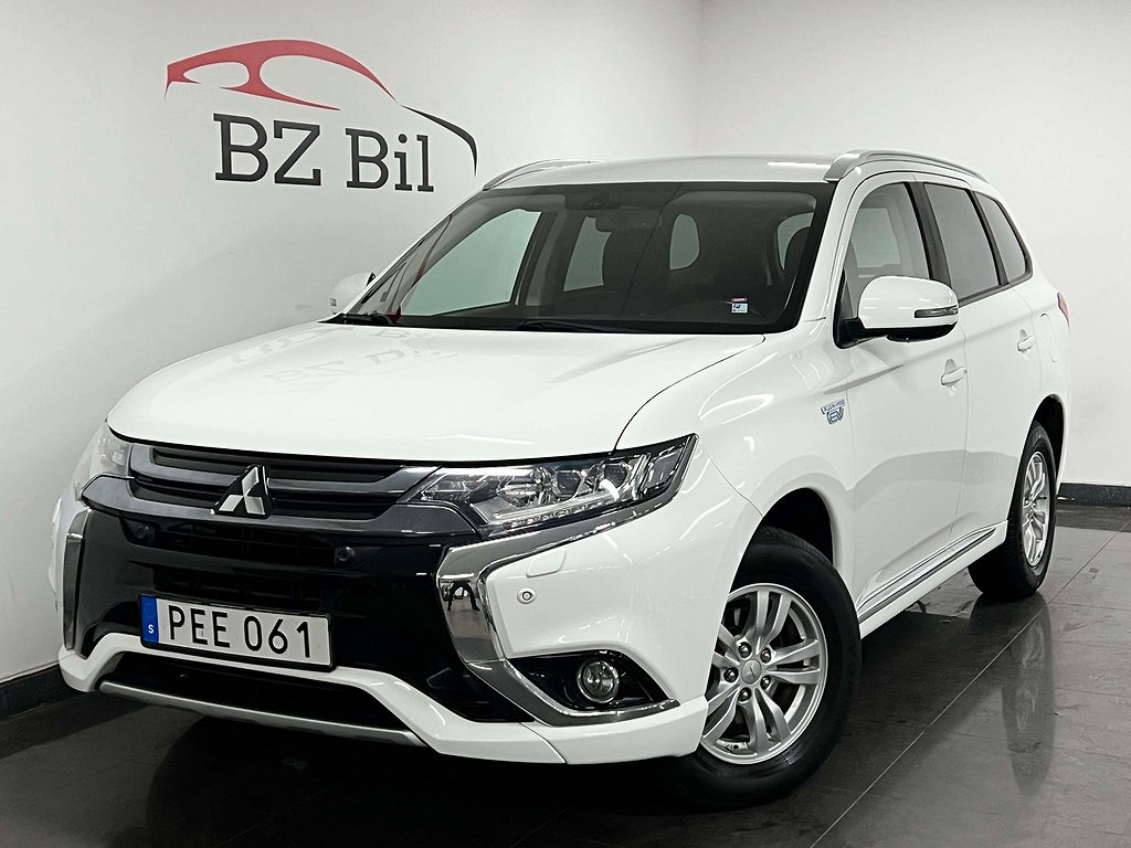 Mitsubishi Outlander PHEV Plug-In Hybrid 4WD/ Drag/ Värmare