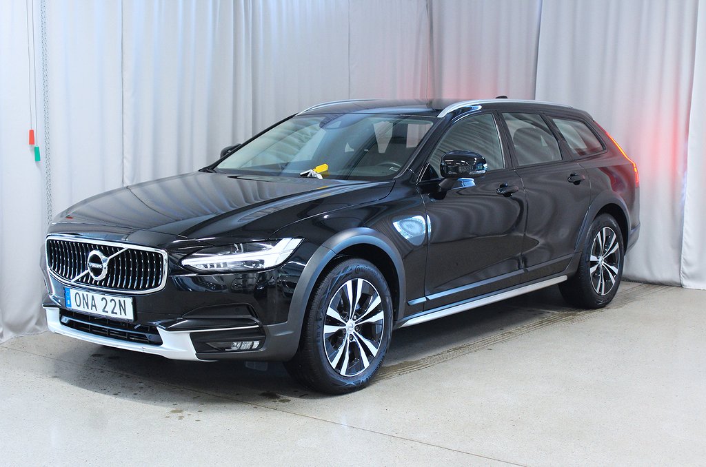 Volvo V90 Cross Country D4 AWD 190HK, Momentum, S&V-hjul