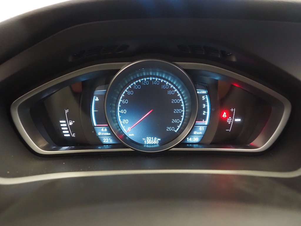 Volvo V40 D2 Momentum Dragkrok Kamrem bytt 2014