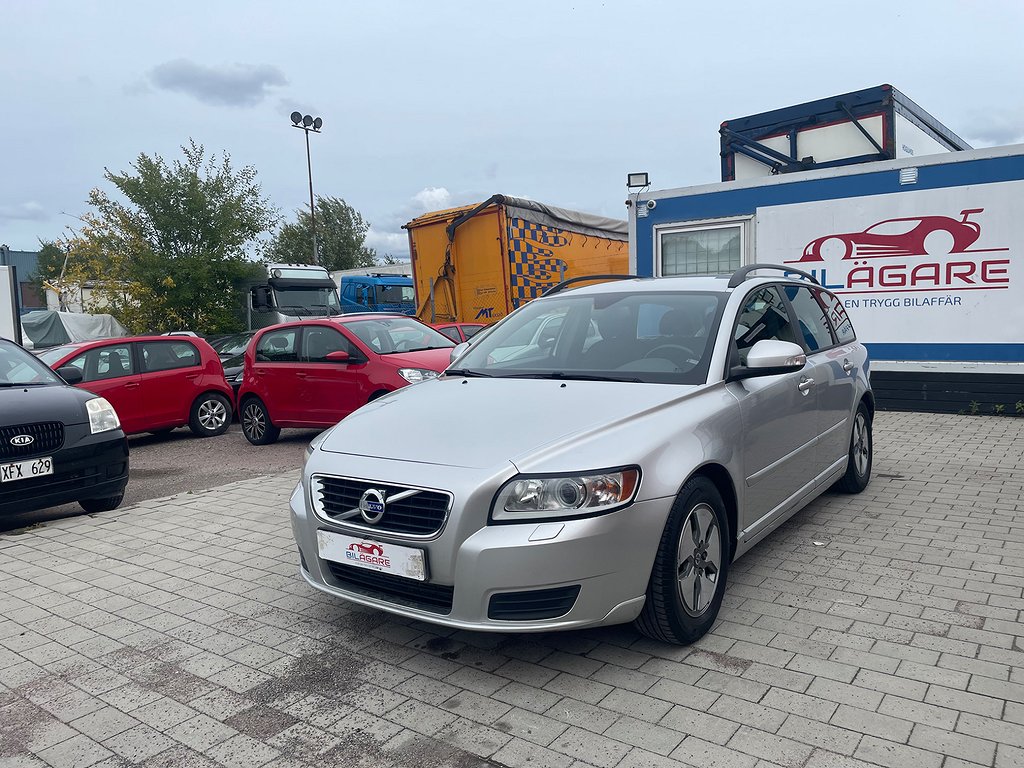 Volvo V50 D2 Kinetic Euro 5 115hk | NYSERVAD NYBESIKTAD DRAG