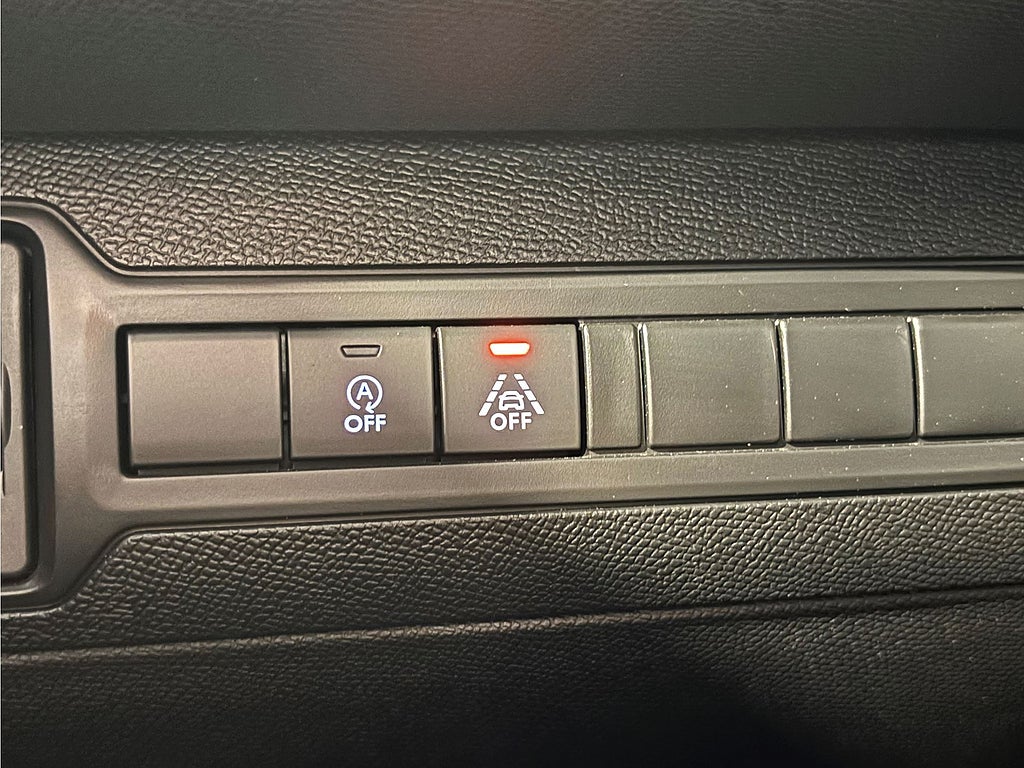 Bild på Peugeot 308 5D Allure 1.2 PT 130hk - CARPLAY, BACKSENSORER