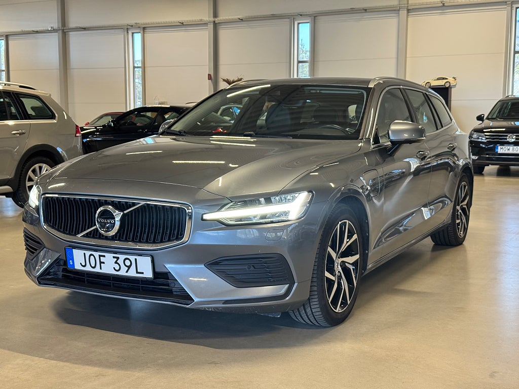 Volvo V60 Recharge T6 AWD AUT MOMS DRAG V-HJUL DUBB SE UTRUSTNING