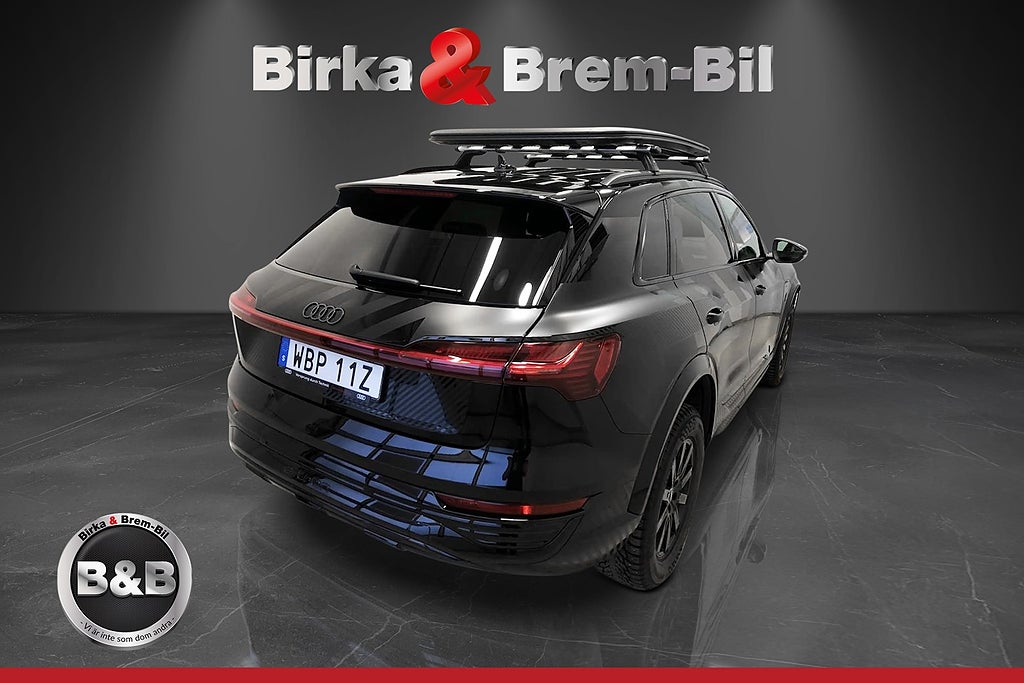 Audi Q8 55 e-tron quattro Dakar edition panorama