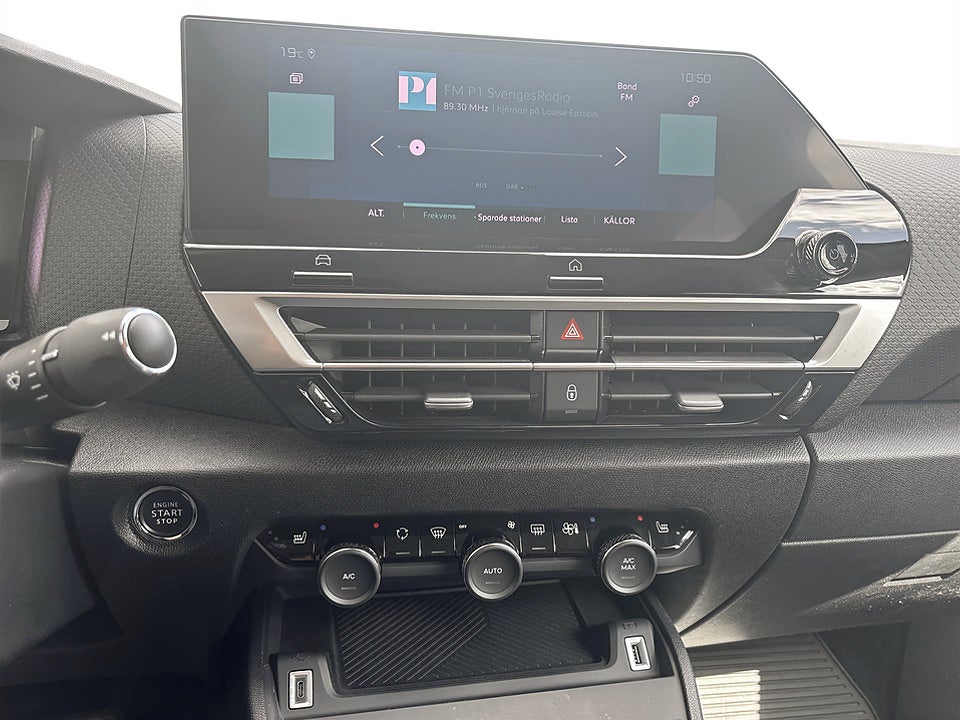 Bild på Citroën e-C4 Shine ELECTRIC 50kWh 136hk Aut B-KAMERA RATTVÄRME