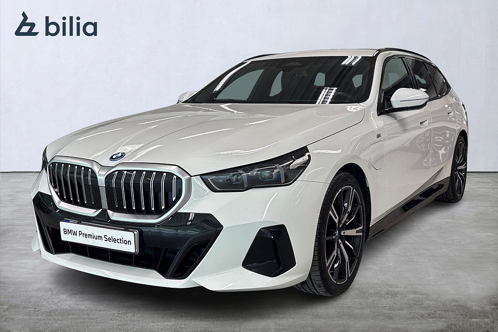 BMW 530e xDrive Touring M-Sport | Bowers & Wilkins | Akiv farth.