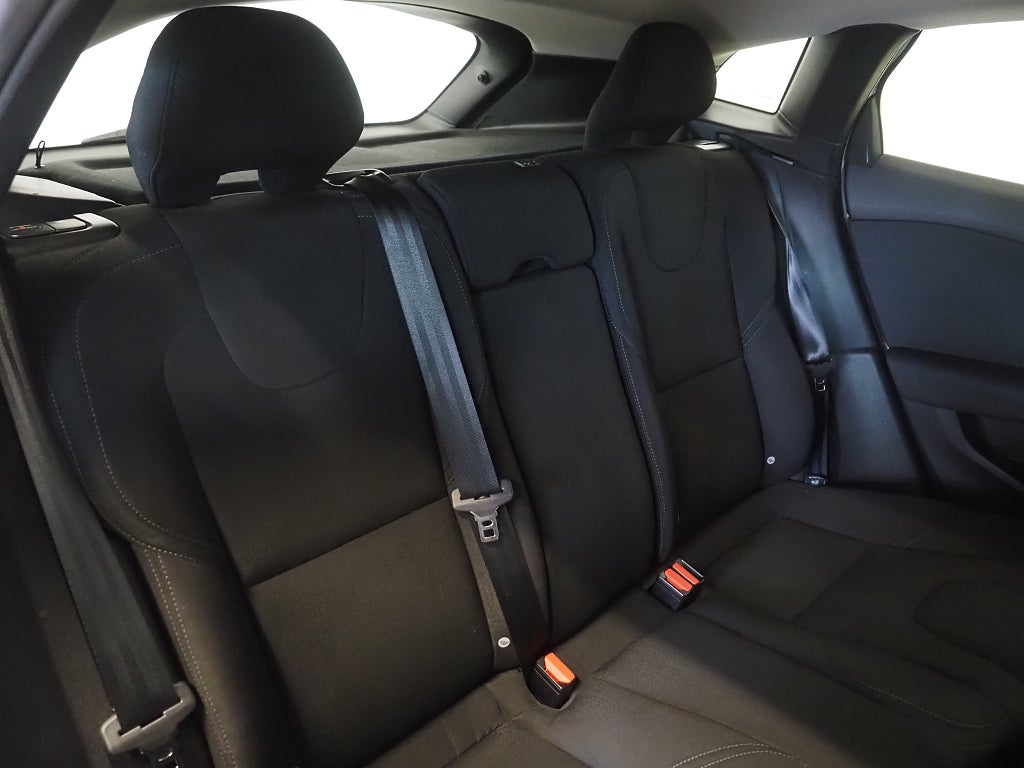 Volvo V40 D2 Business 120hk Drag P-Sen VOC D-Värm 2018