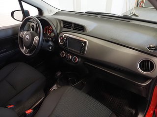 Halvkombi Toyota Yaris 11 av 20